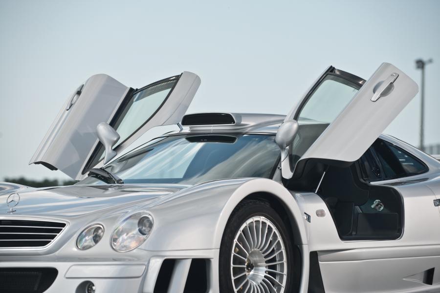  Mercedes-Benz CLK GTR 1998 года  (фото 17 из 33)
